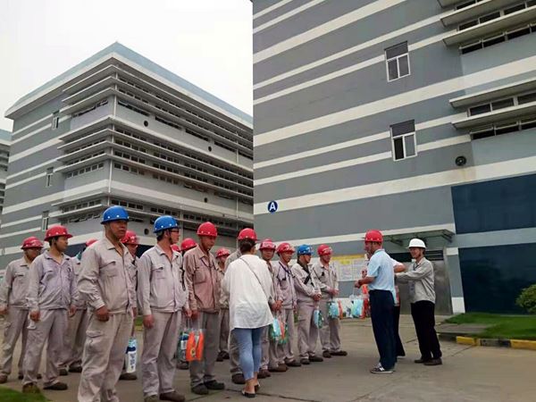 園區(qū)總工會送清涼，慧聚接棒暖人心